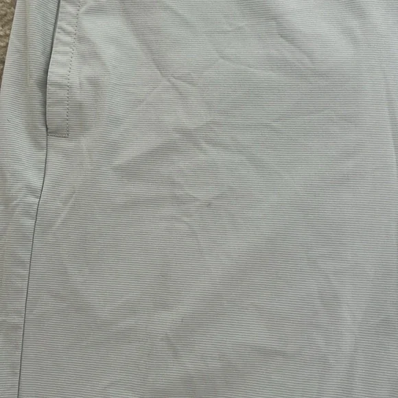 Travis Mathew Men’s shorts - Picture 6 of 6